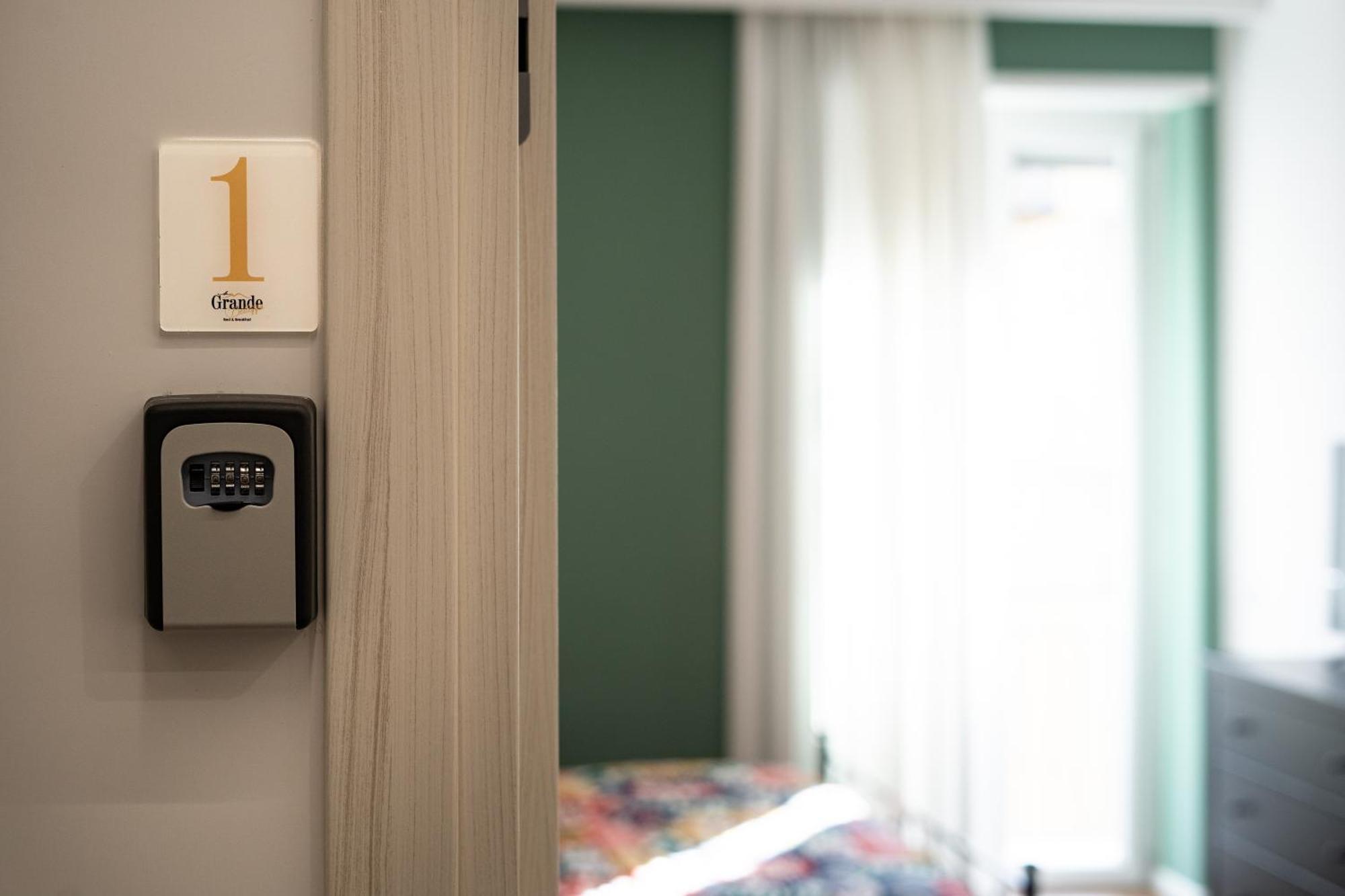 La Grande Bellezza Bed & Breakfast Napoli Eksteriør bilde